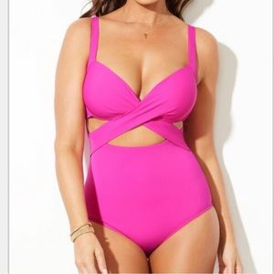 NWT Swimsuits for all Cut Out Underwire One Piece Swimsuit